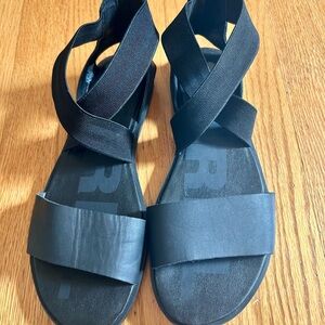 SOREL Black Leather Strappy Sandals